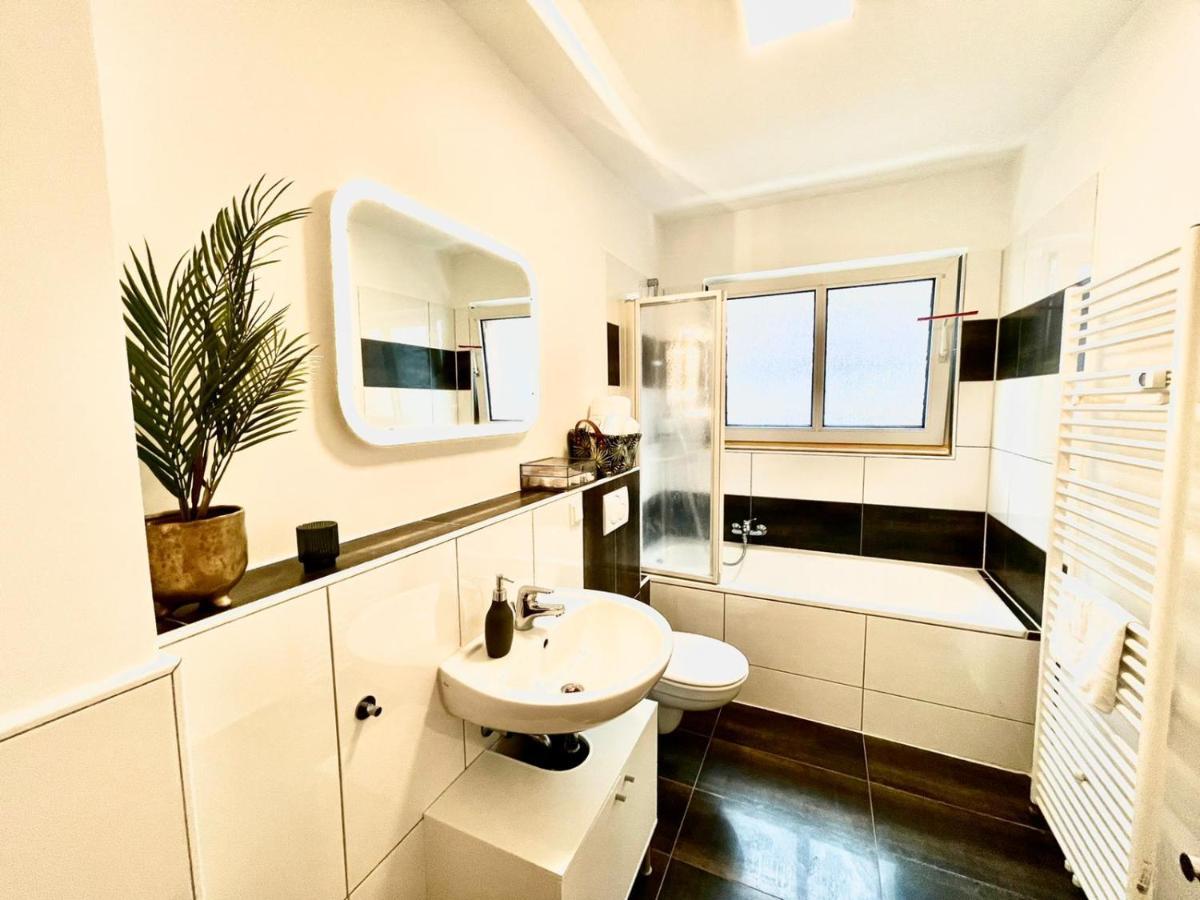 Gemuetliche & Individuelle Ferienwohnungen In Krefeld - Junik Apartments Dış mekan fotoğraf