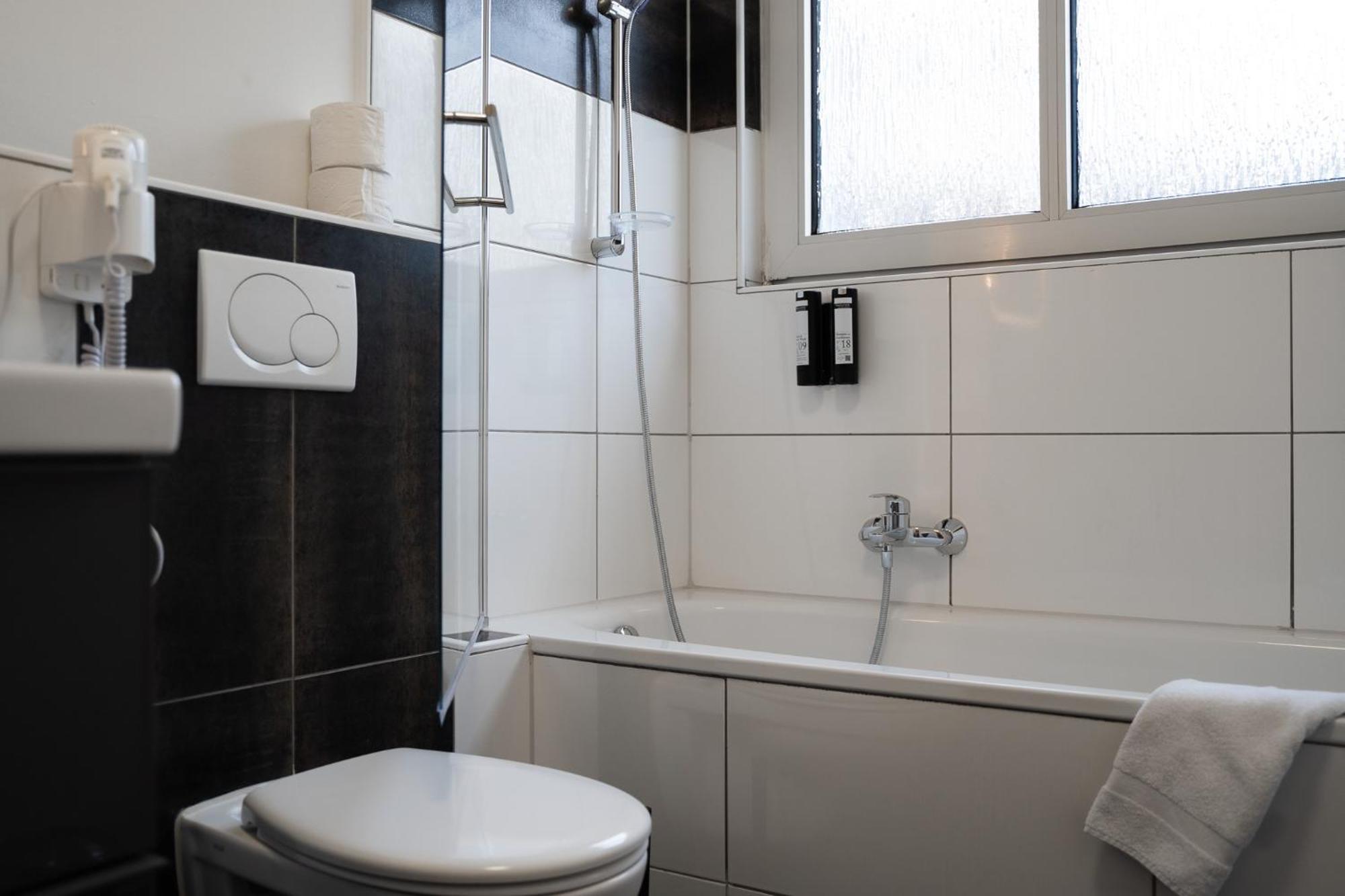 Gemuetliche & Individuelle Ferienwohnungen In Krefeld - Junik Apartments Dış mekan fotoğraf