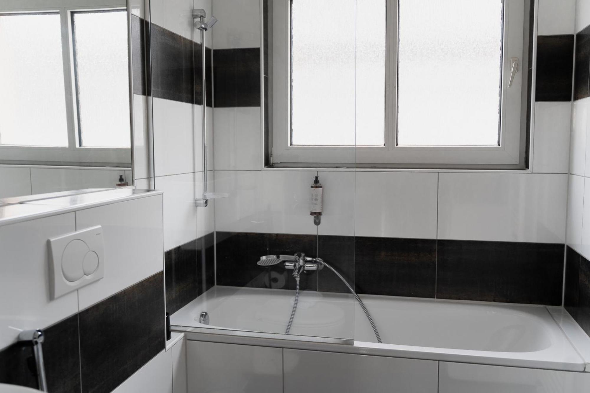 Gemuetliche & Individuelle Ferienwohnungen In Krefeld - Junik Apartments Oda fotoğraf